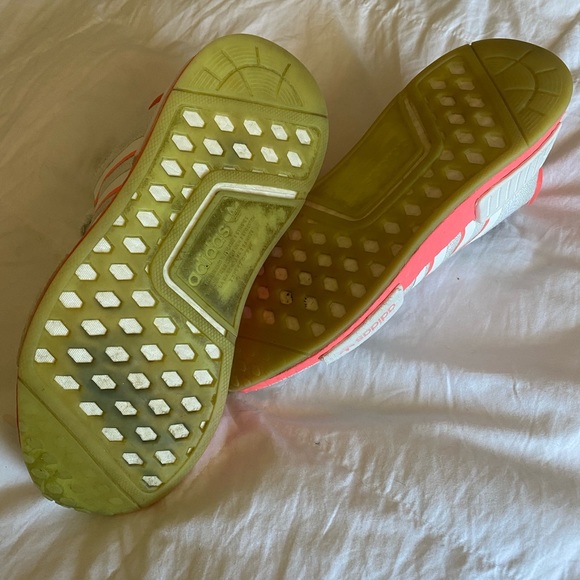 Adidas NMD White & Hot Pink - Picture 5 of 6